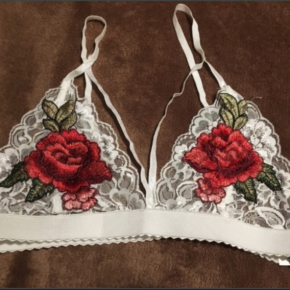 ROSE LACE BRALETTE 💋